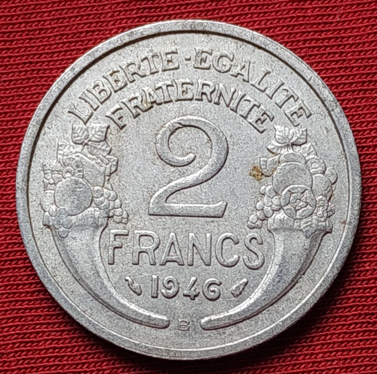 A2ZKollection ~ France 1946 2 Francs aluminium Coin # 614